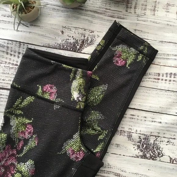 Lululemon Wunderunder Floral NWOT - Picture 5 of 8